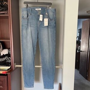 Torrid Light Blue Skinny Jeans -size 18 tall